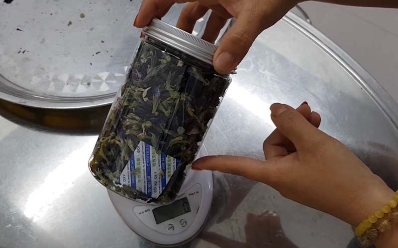 cách bảo quản hoa đậu biếc khô không bị mốc