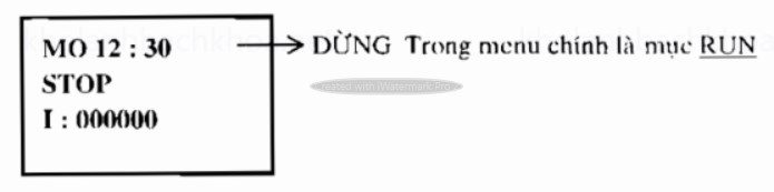 Màn hình hiển thị chính ở phương thức dừng (STOP).